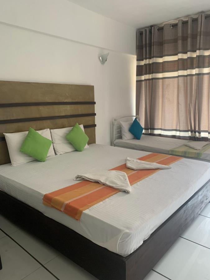 360 Beach Residence Negombo Esterno foto