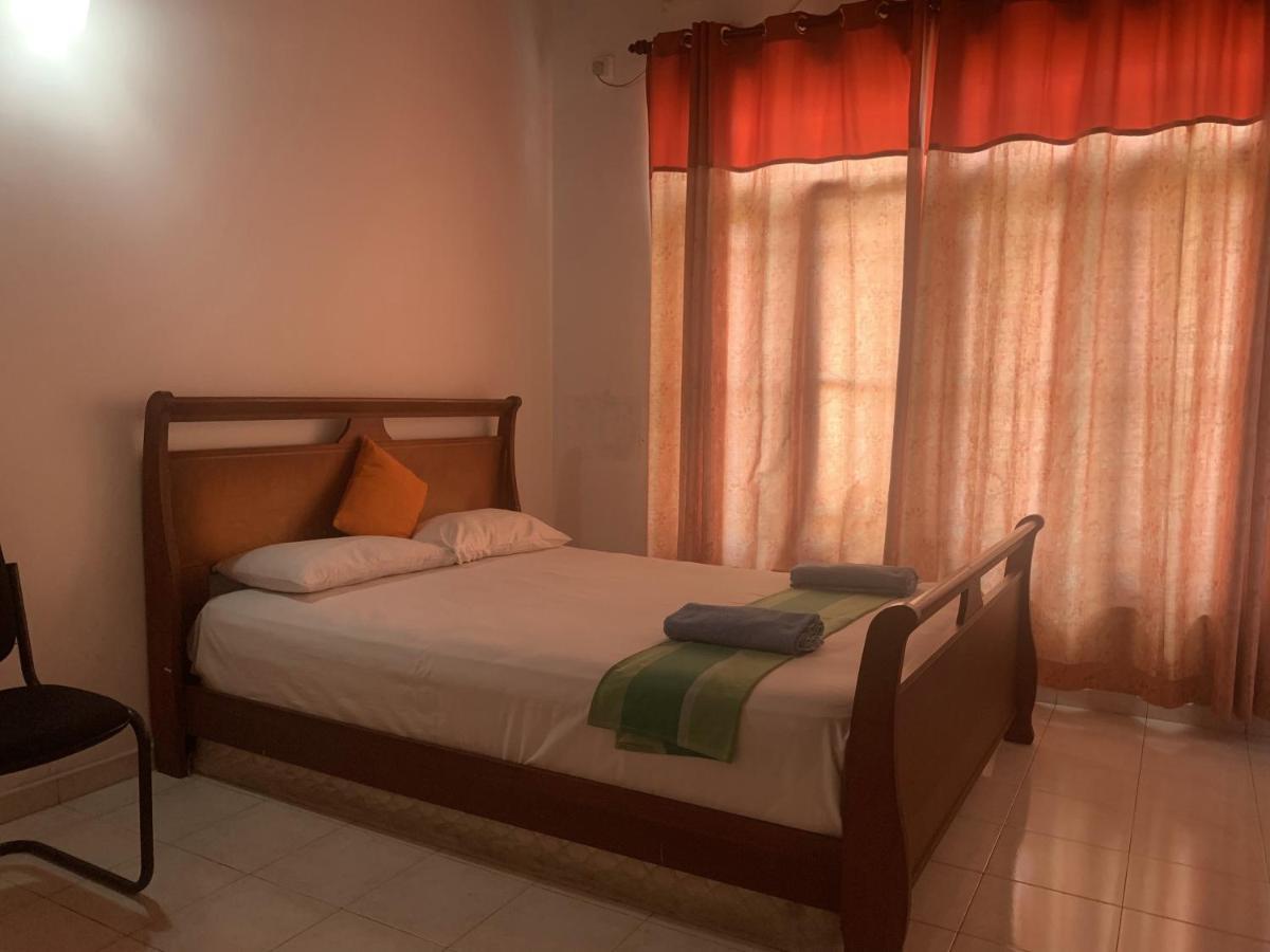 360 Beach Residence Negombo Esterno foto