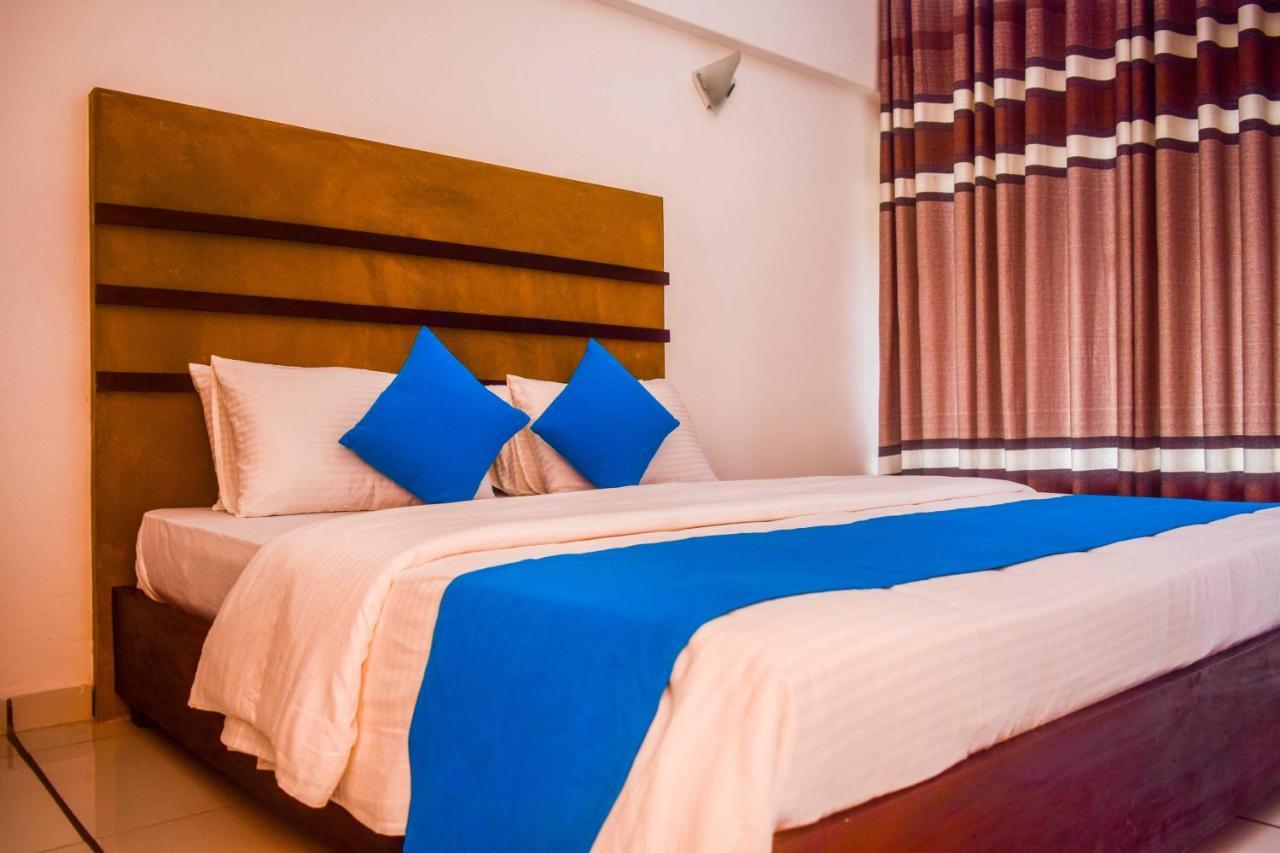 360 Beach Residence Negombo Esterno foto
