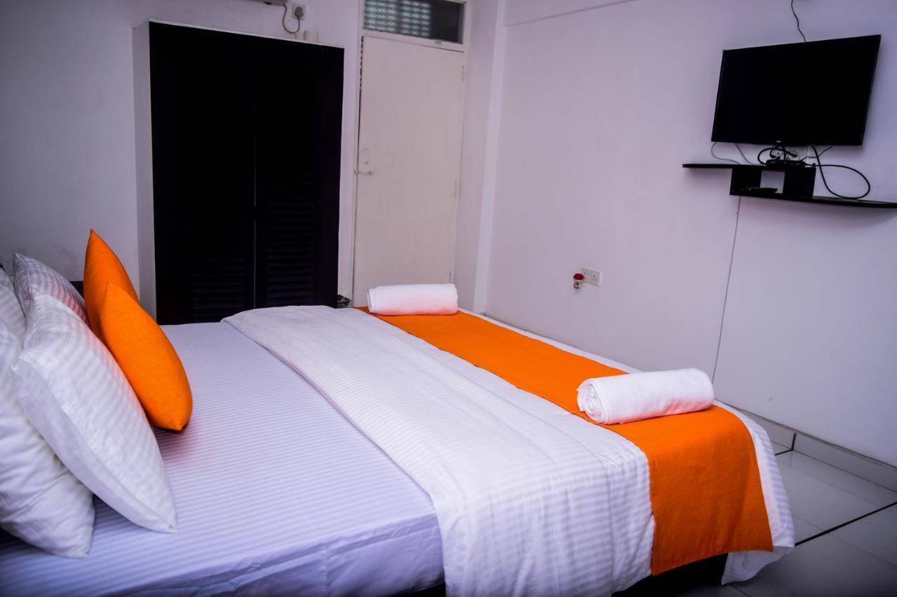 360 Beach Residence Negombo Esterno foto