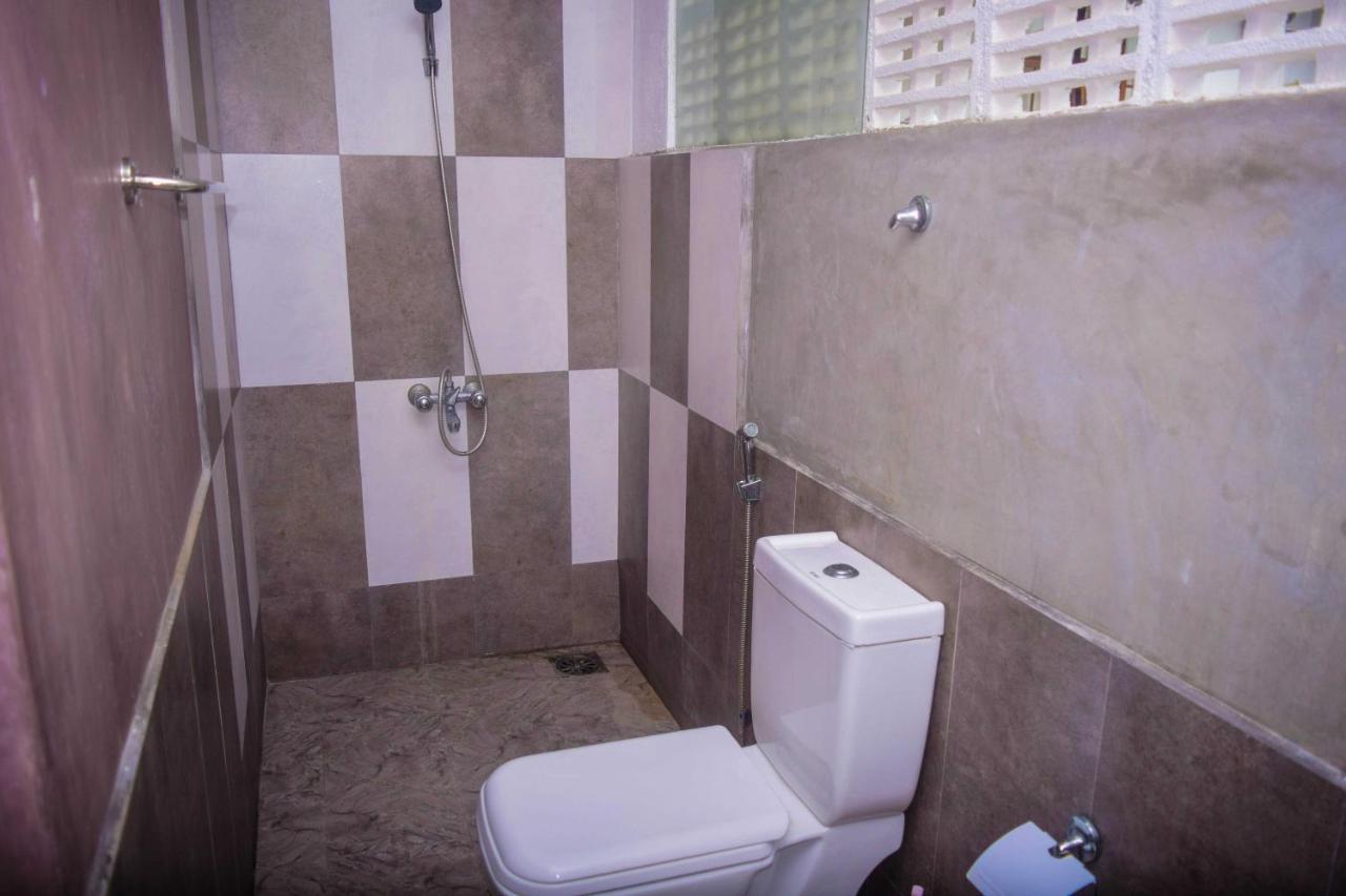 360 Beach Residence Negombo Esterno foto